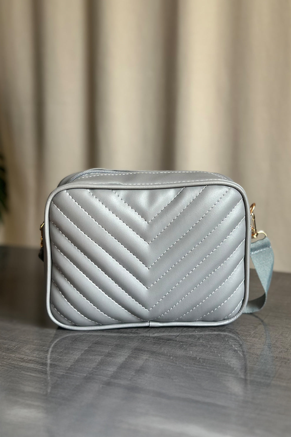 Fineur Crossbody Chevron Coin - Grey