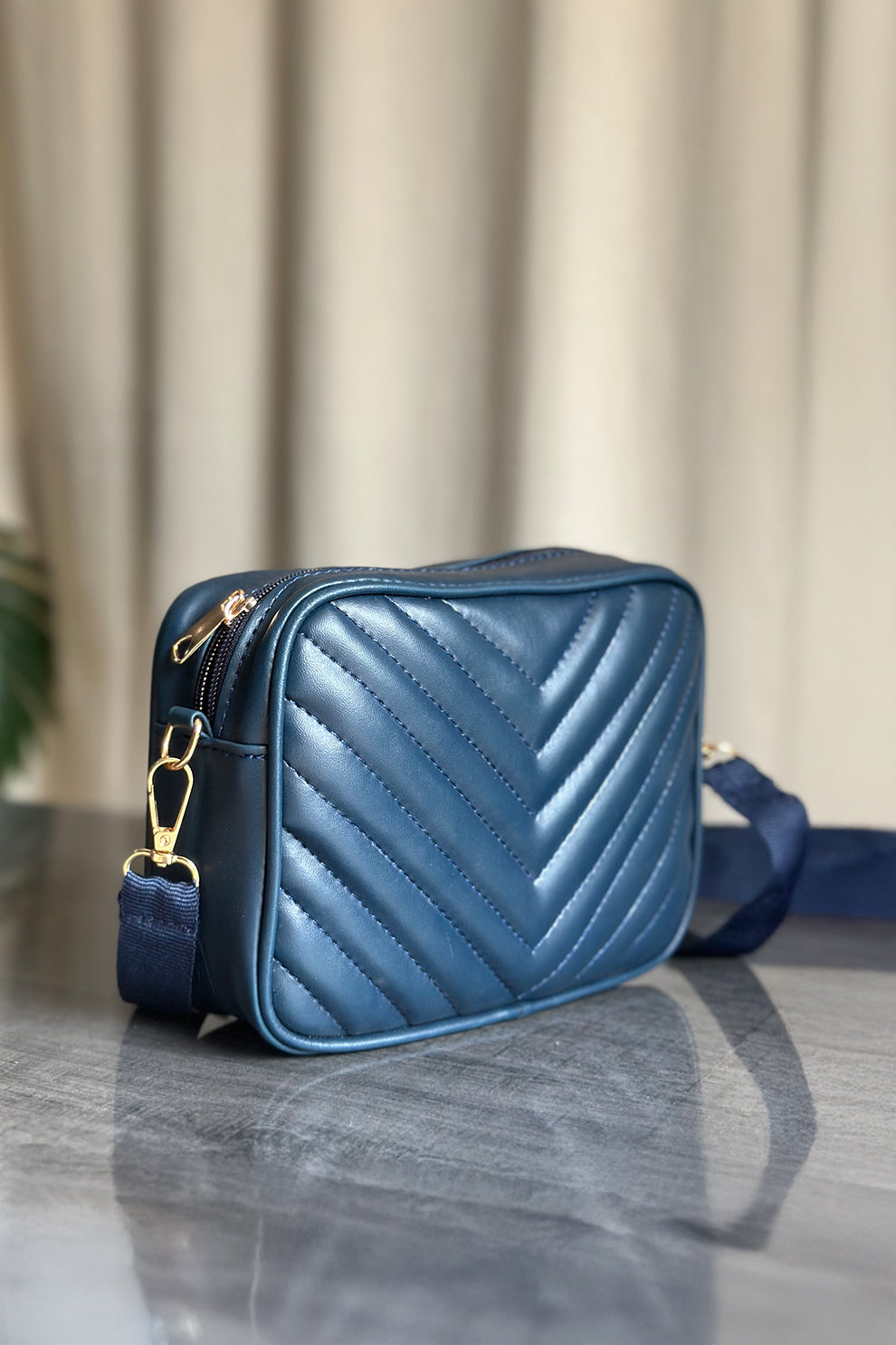 Fineur Crossbody Chevron Coin - Navy Blue