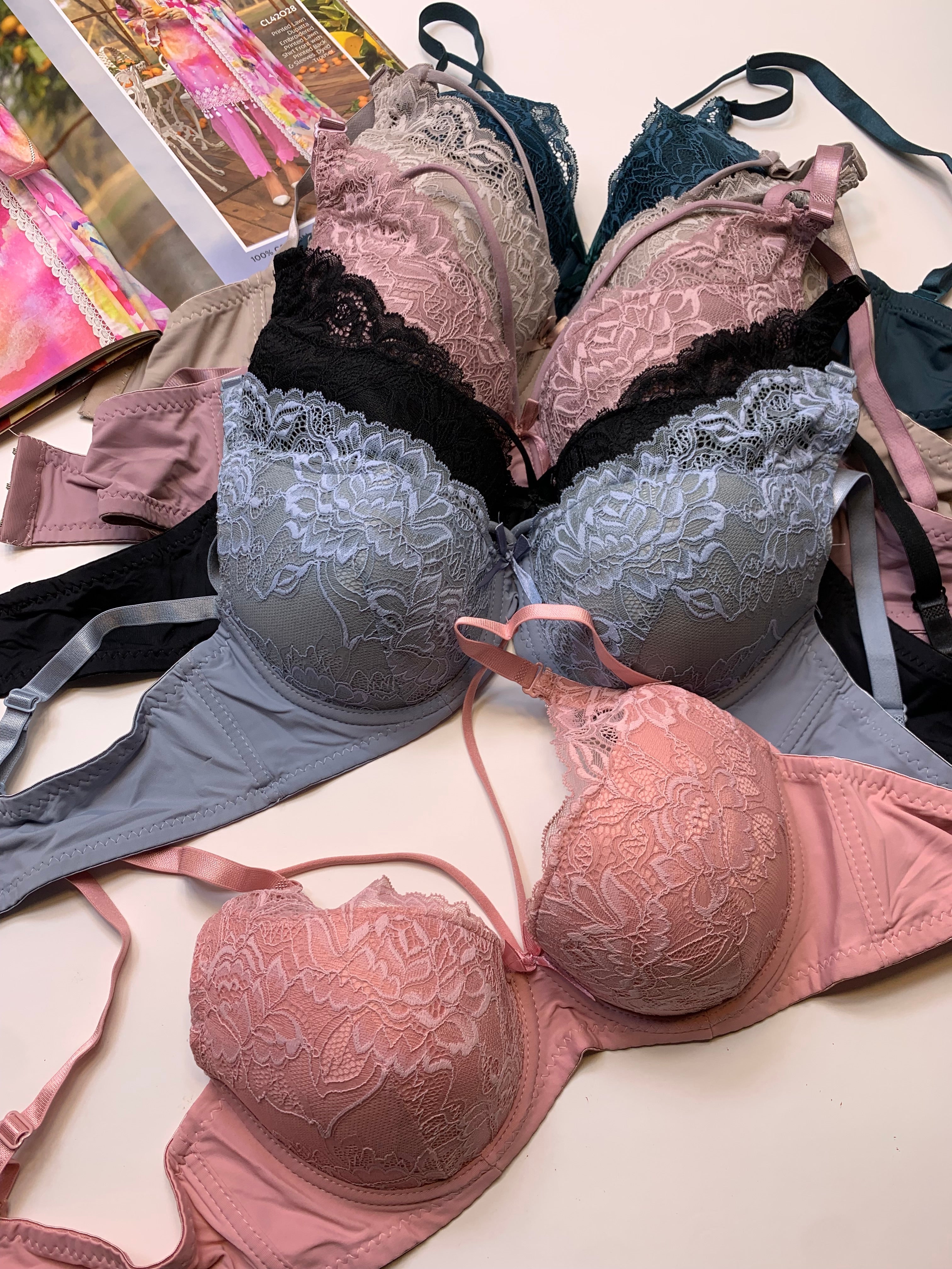 (36-40)b  Elegant Criss Cross Design Padded Pushup Wired Bra (158)*
