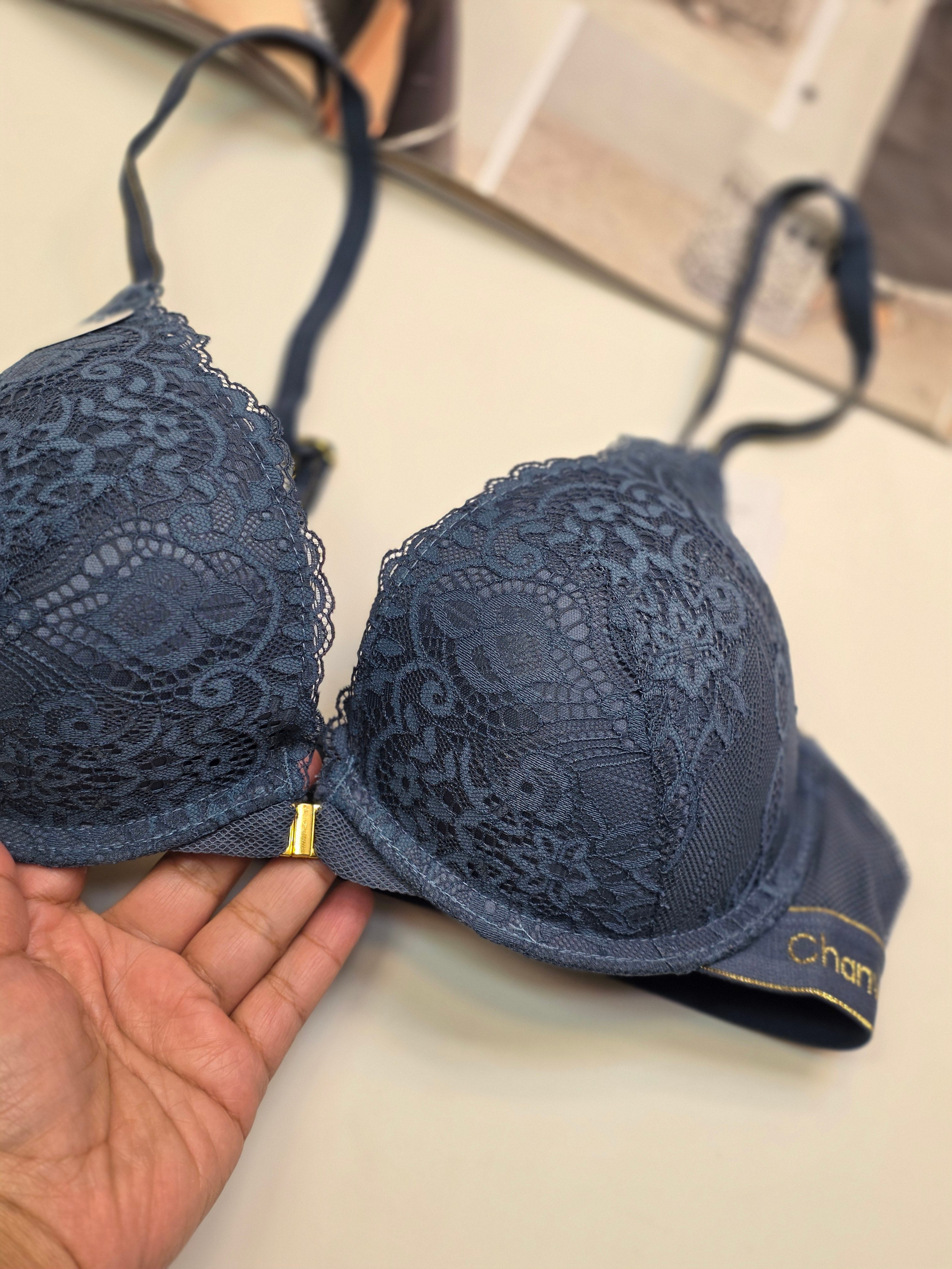 (38-42)C Lacy Sassy Front Buckle Double Padded Full Coverage Bra(172)*